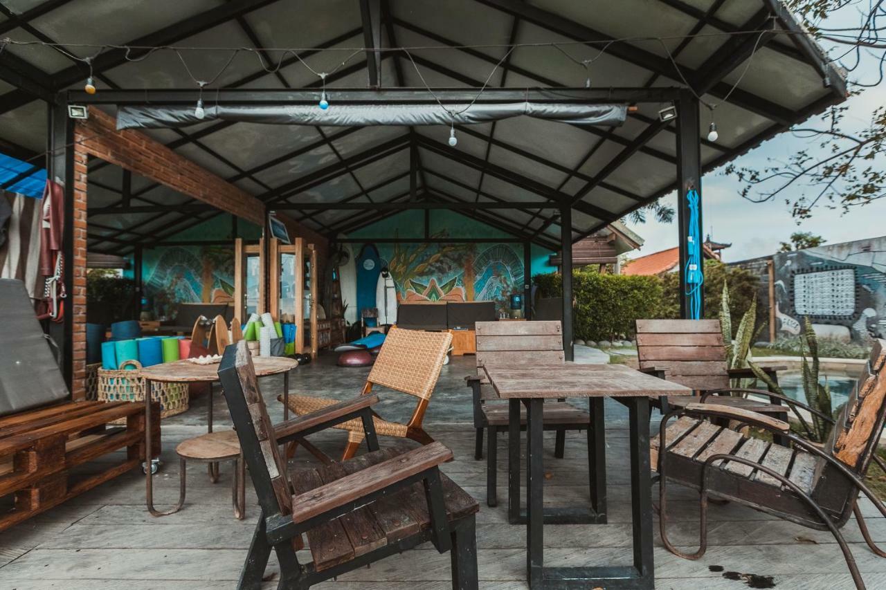 Big Brother Surf Inn Canggu Exterior foto